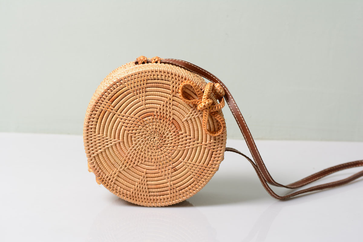 2020 new arrival imported style rattan bag sling lady bag