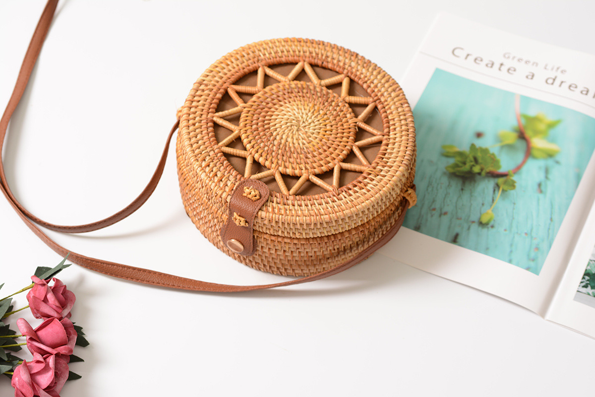 lady handmade rattan shoulder bag
