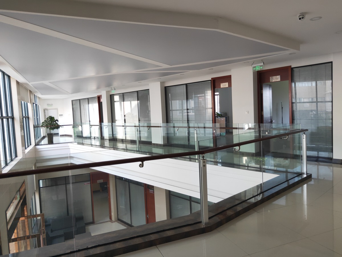 LINHAI JUNIS LIGHTING CO.,LTD
