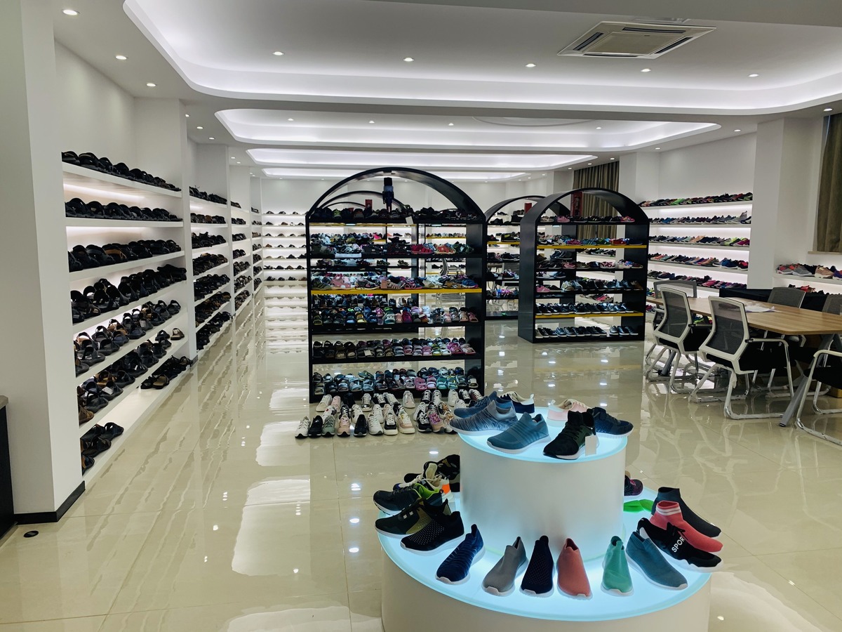 TAIZHOU YIXIU SHOES CO.,LTD