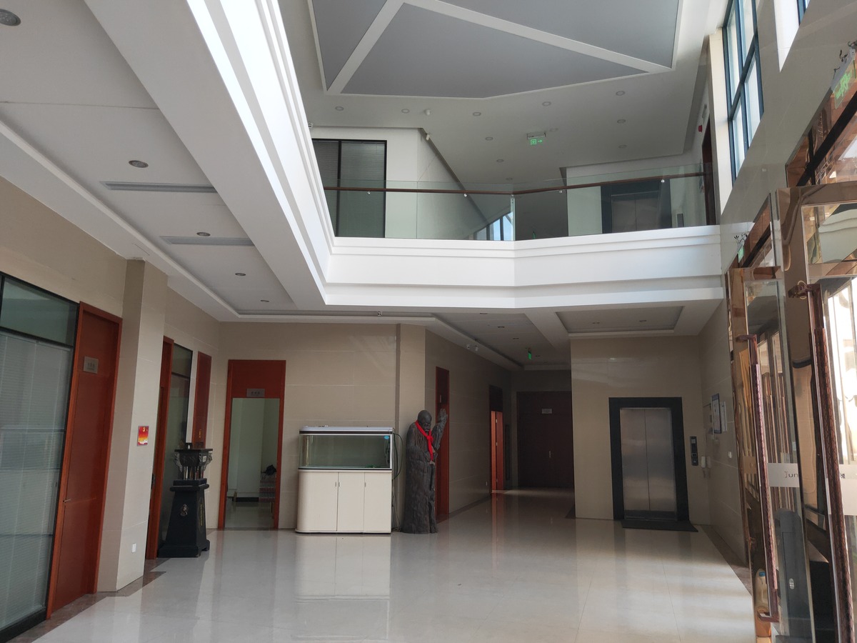 LINHAI JUNIS LIGHTING CO.,LTD