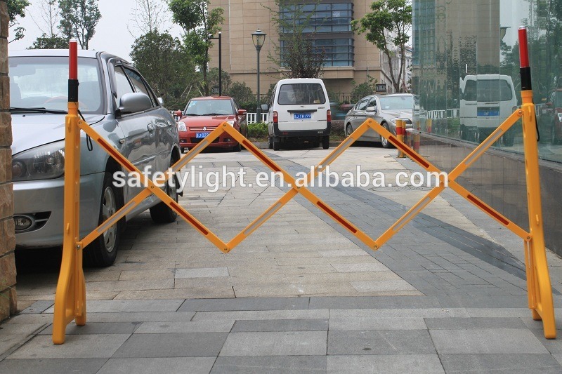 PE expandable road barrier fill water protection barrier flexible arm barrier