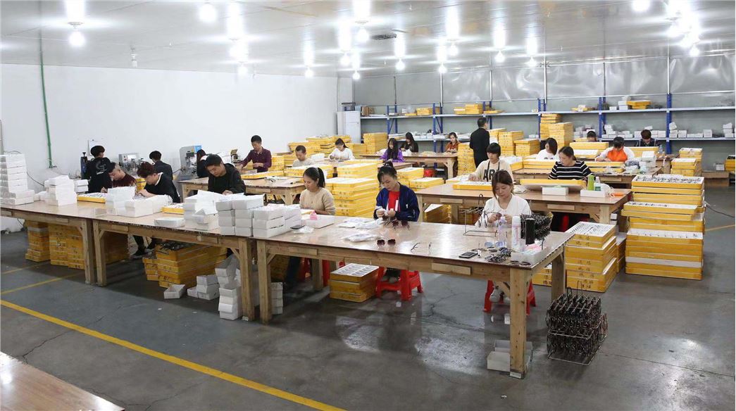 LINHAI DUQIAO CIFU GLASSES TECHNOLOGY CO LTD 