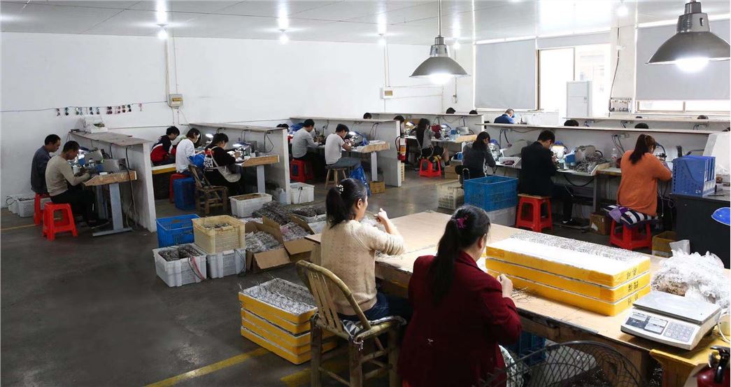 LINHAI DUQIAO CIFU GLASSES TECHNOLOGY CO LTD 