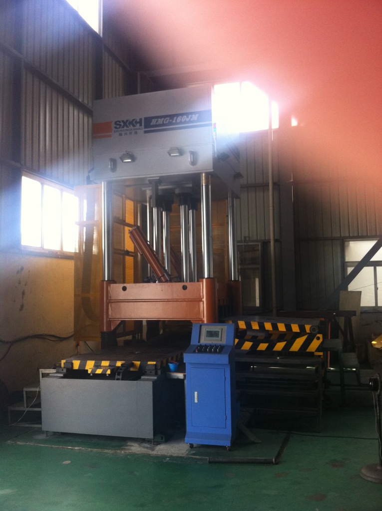TAIZHOU TANGWEI MOULD CO.,LTD