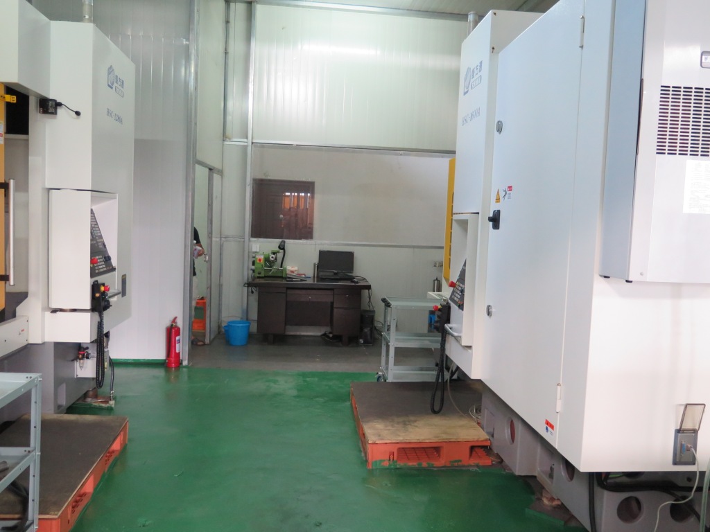 TAIZHOU TANGWEI MOULD CO.,LTD