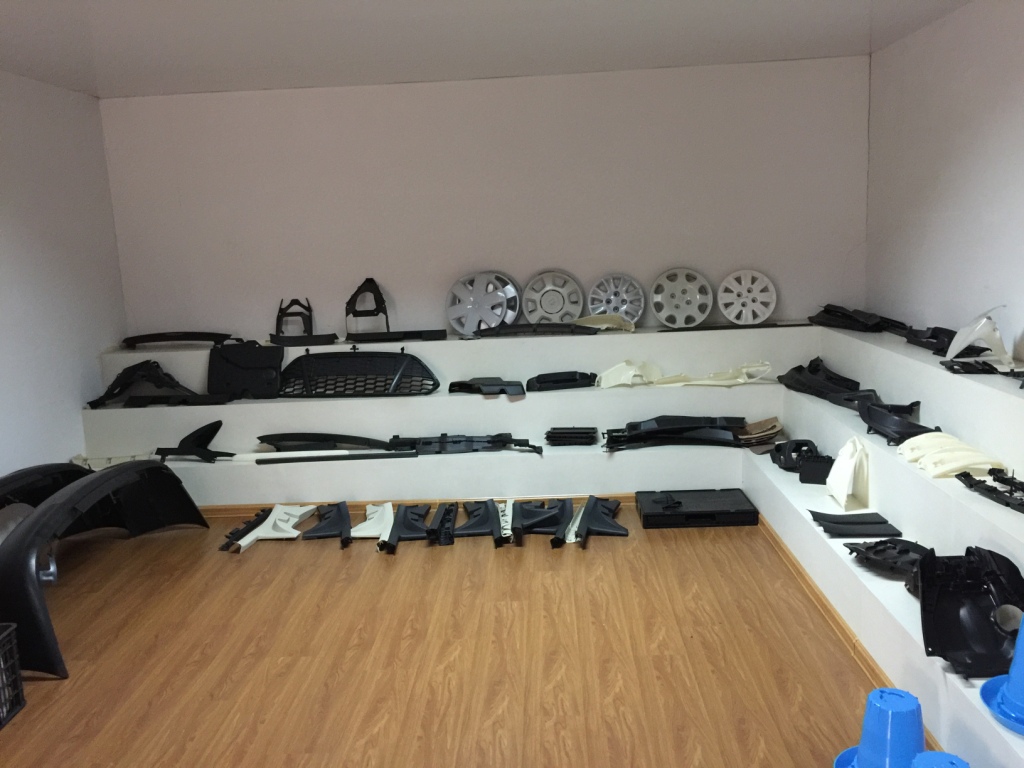 TAIZHOU TANGWEI MOULD CO.,LTD